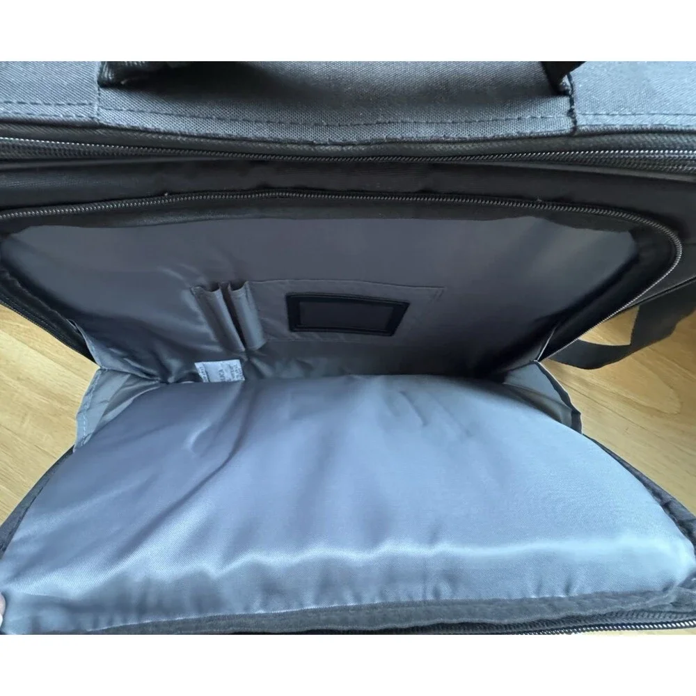 Wenger Swiss Gear Black Jasper Computer Case Shoulder Bag 17.5 x 3.5 x 13